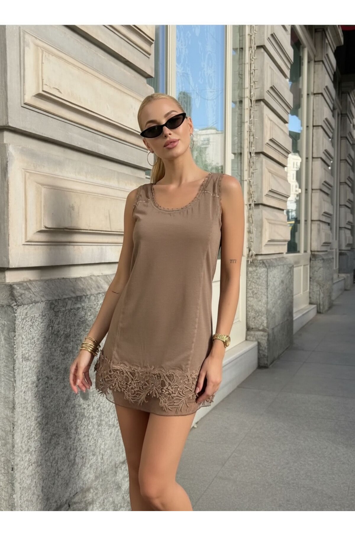 Kadın Eteği Taşlı Tül ve Güpür Detaylı Kalın Askılı Yıkamalı Büyük Beden Curve Tunik Elbise Bluz