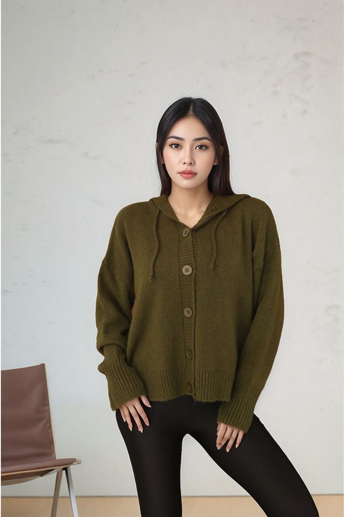 Kadın Kapüşonlu Önden Düğmeli Yumoş Triko Spor Şık Tesettüre Uygun Kışlık Ceket