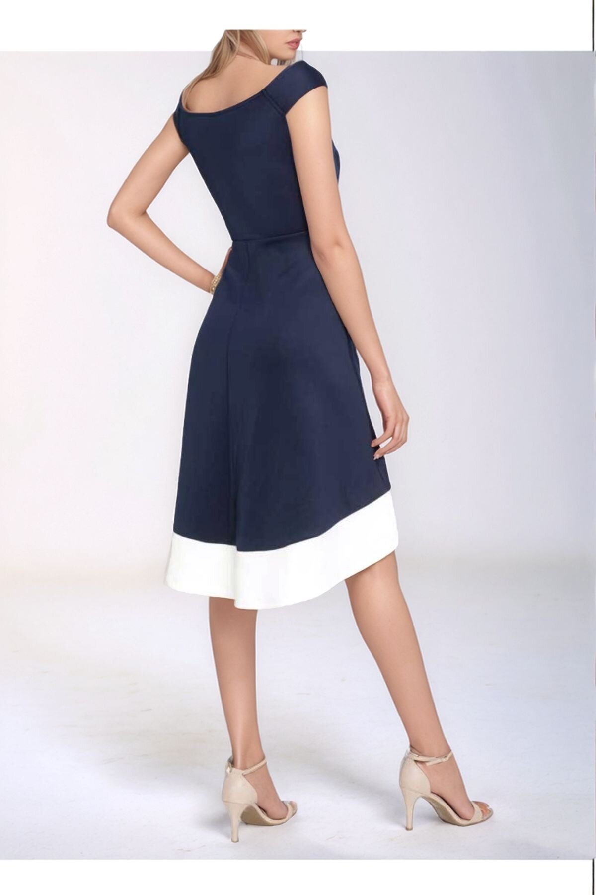 Kadın Kayık Yaka Lacivert Volanlı Çan Kesim Şık Curve Gece Abiye/Mezuniyet Elbisesi