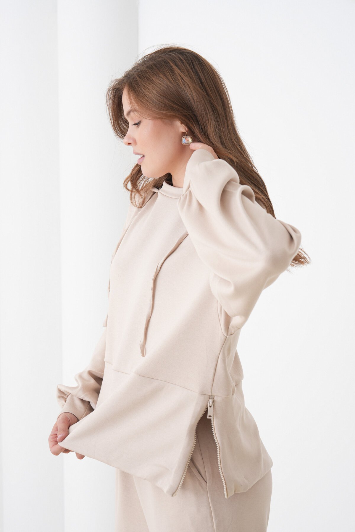 Kadın Oversize Kapüşonlu Sweatshirt Pileli Tasarım Pantolonlu Tesettüre Uygun Eşofman Takımı