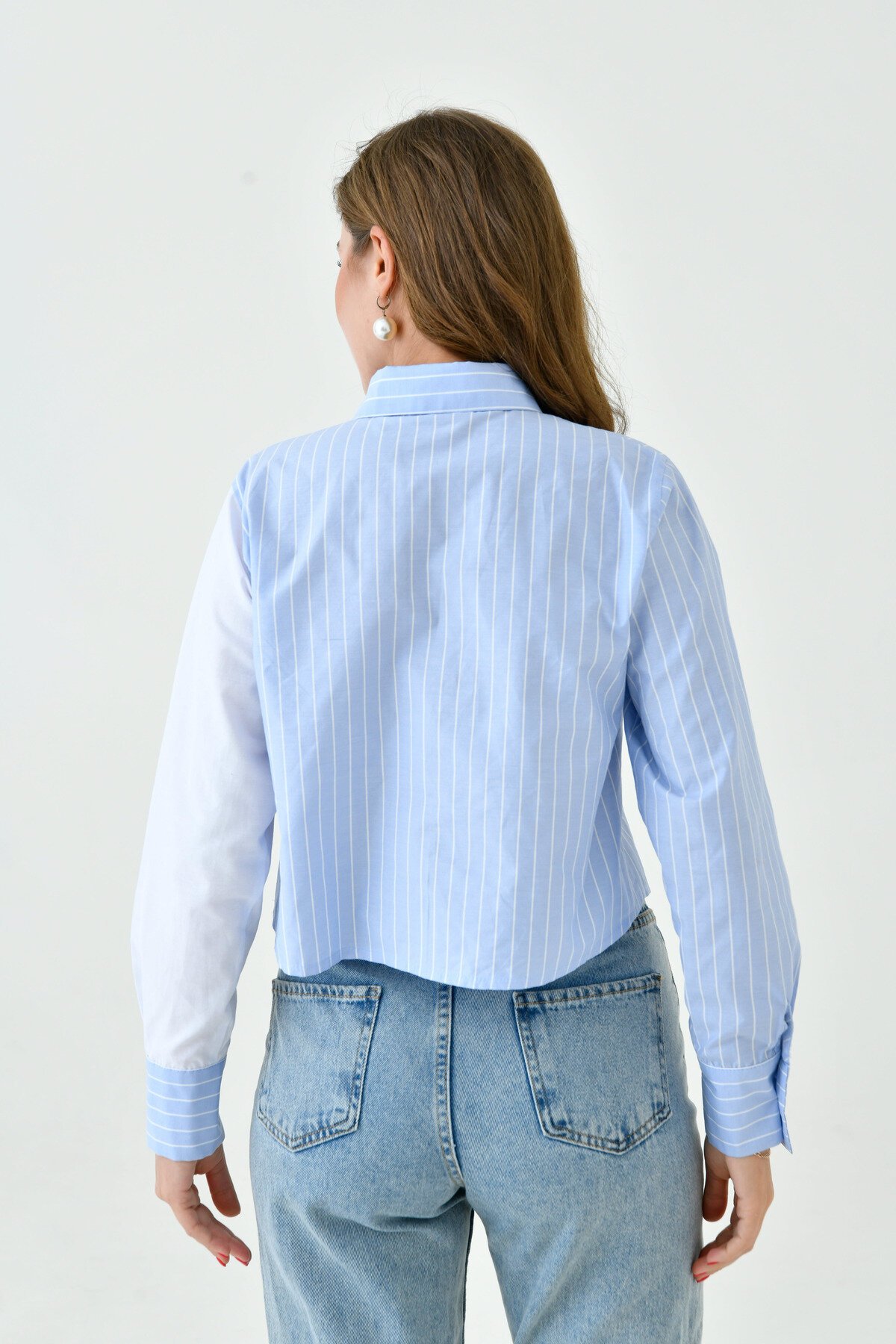 Kadın Özel Tasarım Yaka Koldan Düğmeli Çift Renk Crop Boy Bluz Kısa Gömlek