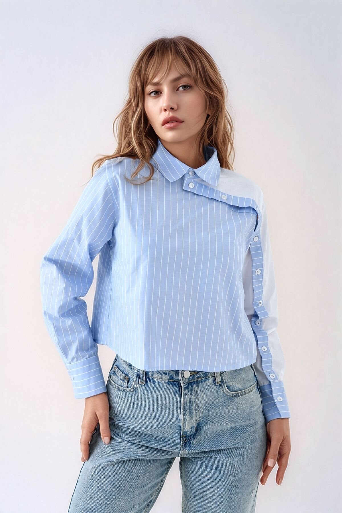 Kadın Özel Tasarım Yaka Koldan Düğmeli Çift Renk Crop Boy Bluz Kısa Gömlek