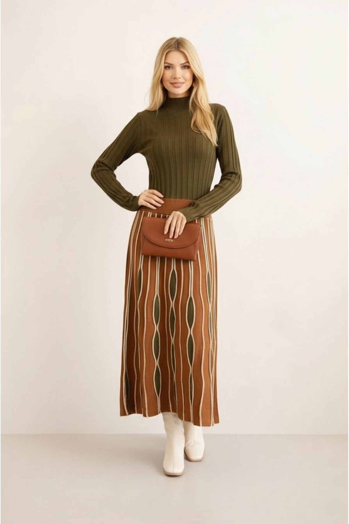 Kadın Uzun Kol Bisiklet Yaka Eteği Renkli Katlı Spor Şık Tesettüre Uygun Triko Tasarım Elbise