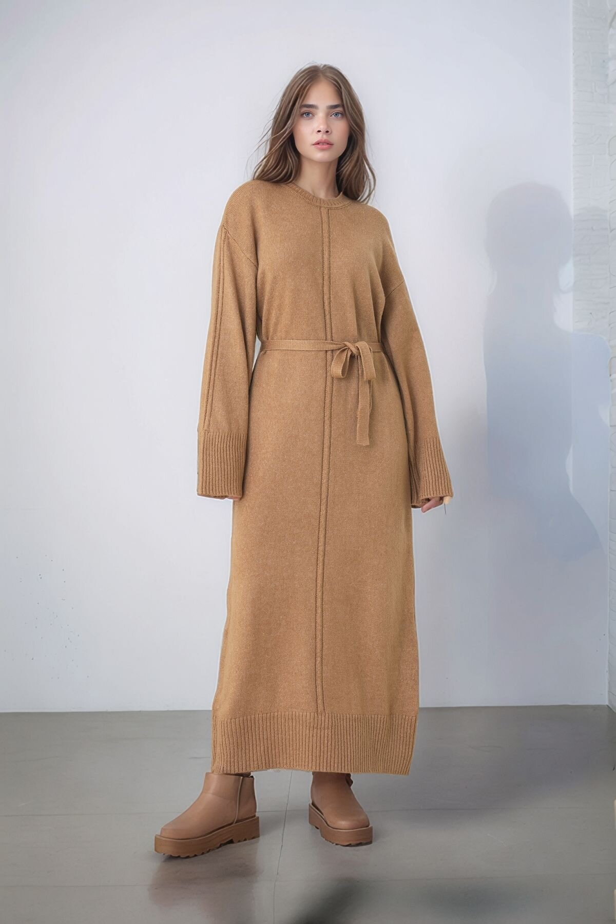 Kadın Uzun Kol Bisiklet Yaka Tesettüre Uygun Dokulu Kuşaklı Triko Spor Şık Maxi Boy Uzun Elbise