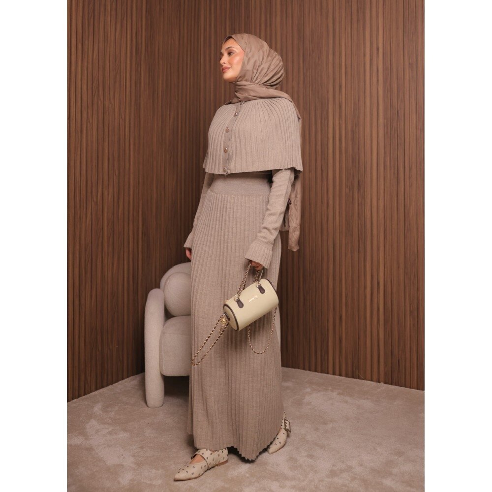 Kadın Uzun Kol Tasarım Şal Yaka Tesettüre Uygun Panço Düğme Detay Triko Şık Maxi Boy Uzun Elbise