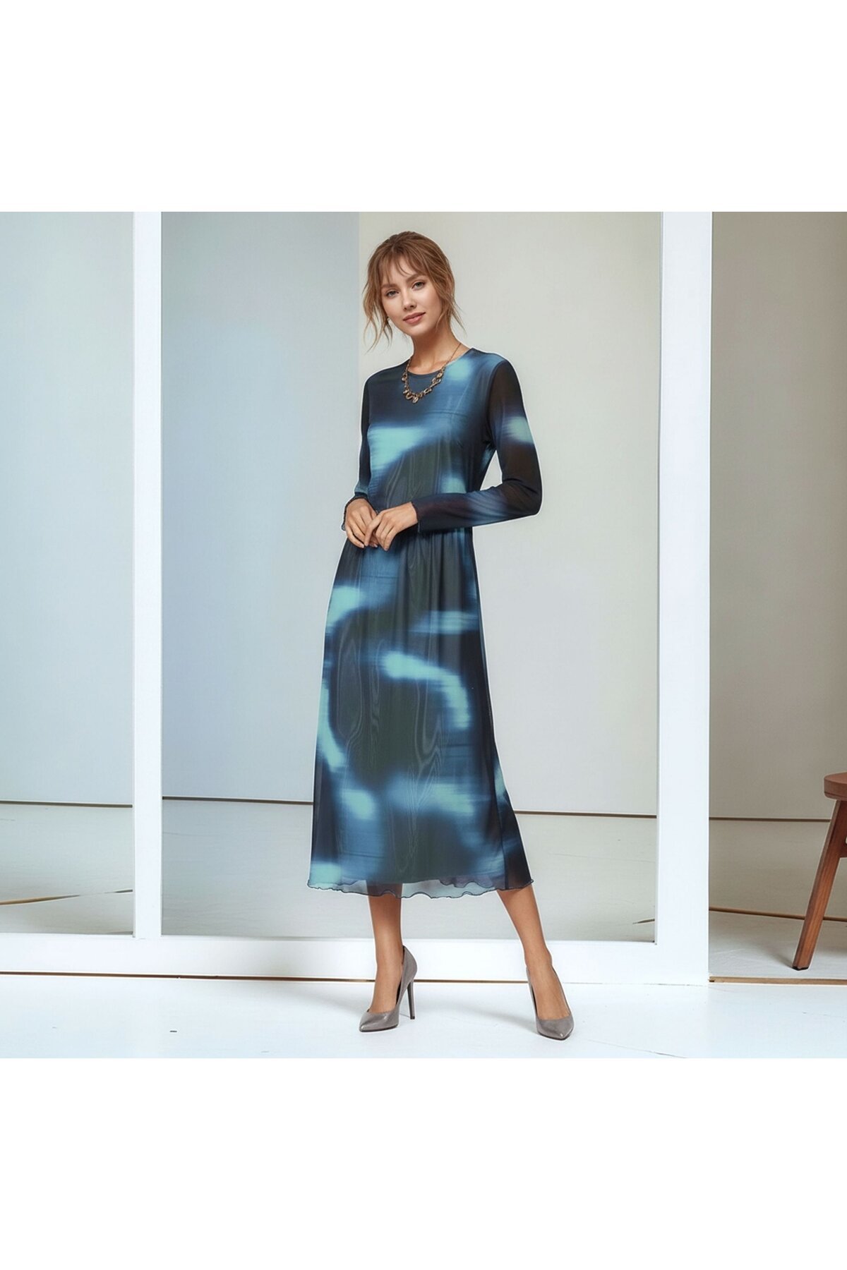 Kadın Uzun Kol Maxi Uzun Boy Şık Esnek Büyük Kalıp Bisiklet Yaka Batik Desen Elbise