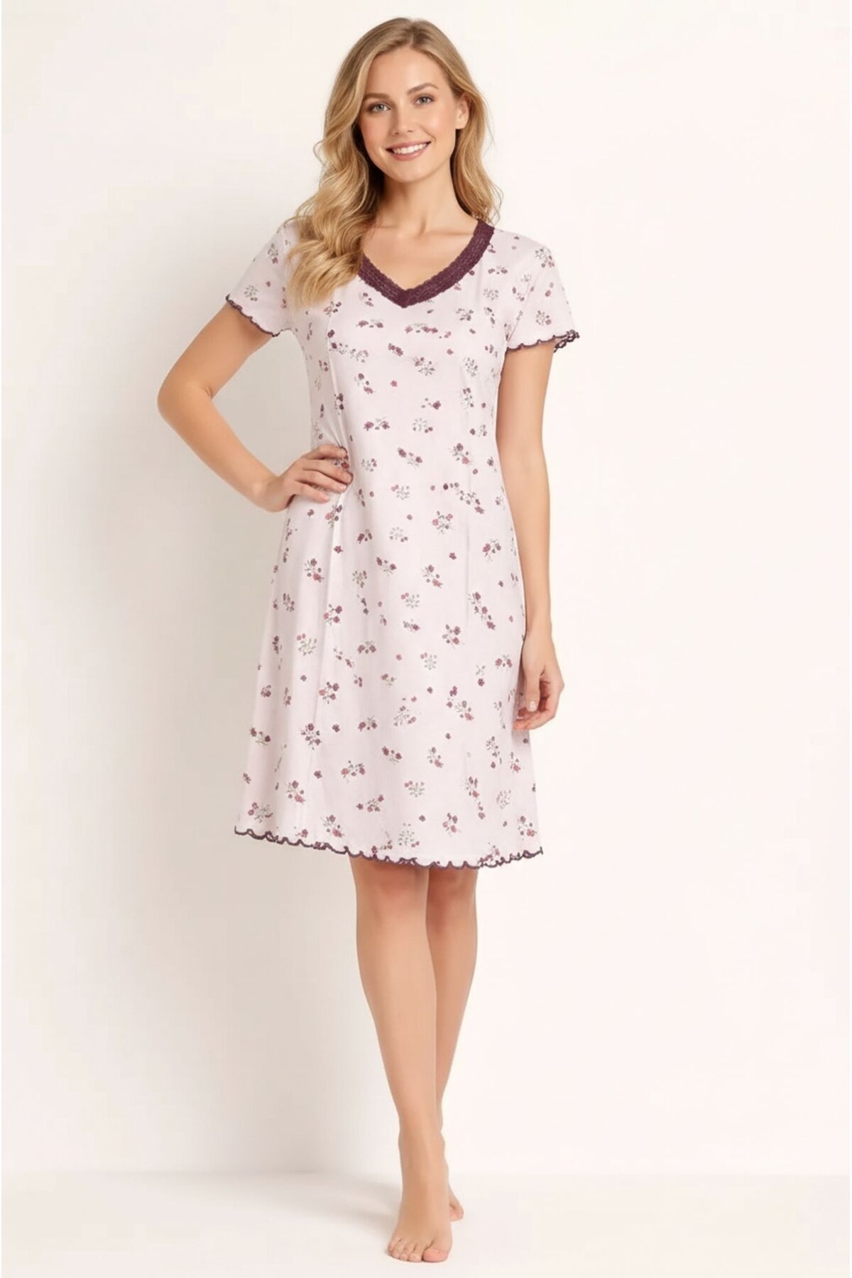 Kadın V Yaka Dantel Detay Yarım Kol Çiçek Desenli Yazlık Pamuk Yumuşak Curve Gecelik