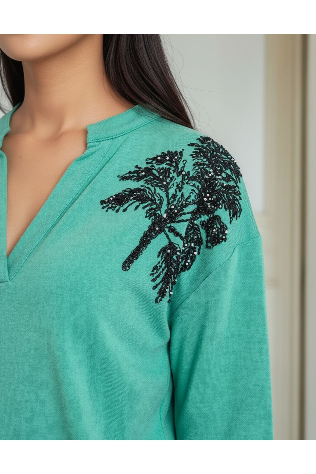 Kadın V Yaka Pamuk Viskon Kısa Kol Spor Şık Çiçek Nakışlı Bluz