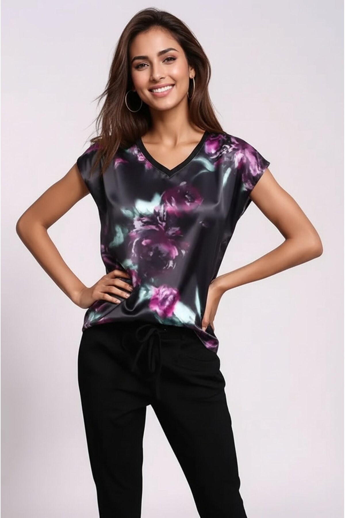 Kadın V Yaka Saten Viskon Kısa Kol Spor Şık Çicek Desenli Bluz