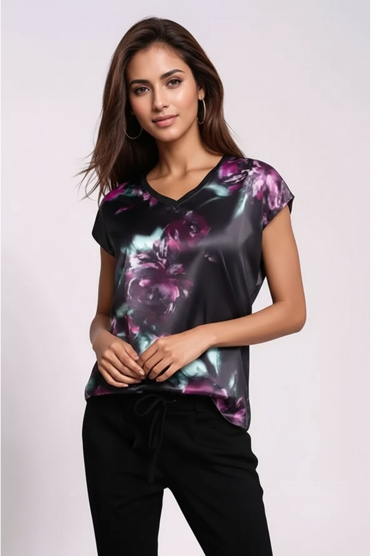 Kadın V Yaka Saten Viskon Kısa Kol Spor Şık Çicek Desenli Bluz