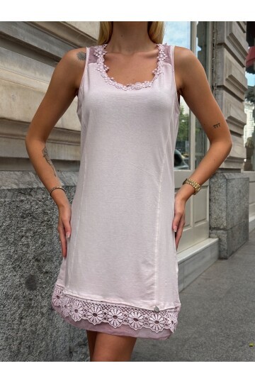 Kadın Güpürlü Yaka ve Etek Detaylı Kalın Askılı Yıkamalı Büyük Beden Curve Tunik Mini Elbise