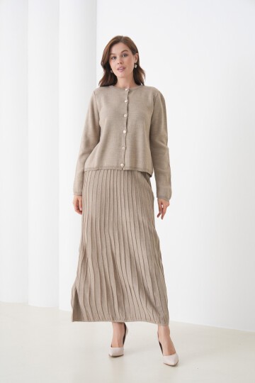 Kadın Pileli Etek Kazağı Düğmeli Tesettüre Uygun Örgü Triko Etekli Ceket Takım