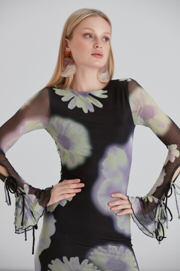 Kadın Sırt Dekolteli Uzun Boy Çiçekli Tül Spor Şık Siyah Kol Detaylı Elbise