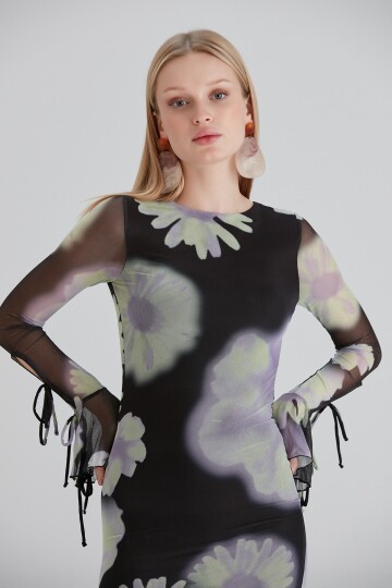 Kadın Sırt Dekolteli Uzun Boy Çiçekli Tül Spor Şık Siyah Kol Detaylı Elbise