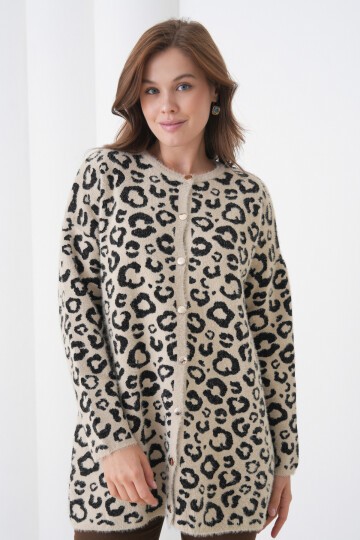 Kadın Tesettüre Uygun Midi Boy Uzun Kol Önden Düğmeli Leopar Desenli Spor Şık Triko Ceket