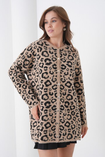 Kadın Tesettüre Uygun Midi Boy Uzun Kol Önden Düğmeli Leopar Desenli Spor Şık Triko Ceket