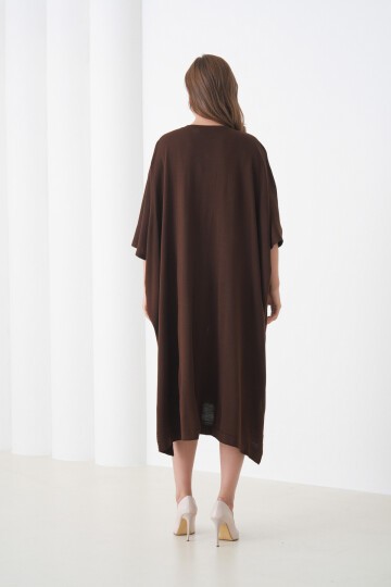 Kadın Tesettüre Uygun Önden Düğmeli Asimetrik Kesim Yarasa Kol Şık Geniş Kalıp Panço Ceket