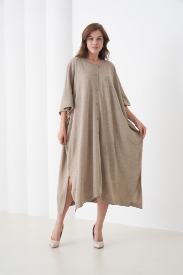 Kadın Tesettüre Uygun Önden Düğmeli Asimetrik Kesim Yarasa Kol Şık Geniş Kalıp Panço Ceket