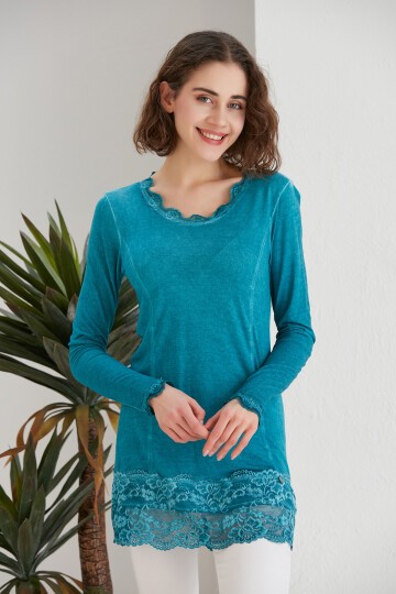 Kadın Turkuaz Mavi Dantel Detaylı Uzun Kol Curve Spor Şık Bluz Tunik