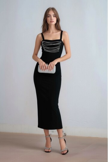 Kadın Kalın Askılı Sırt Dekolteli Ve Zincir Detaylı Midi Boy Yırtmaçlı Spor Şık Siyah Elbise