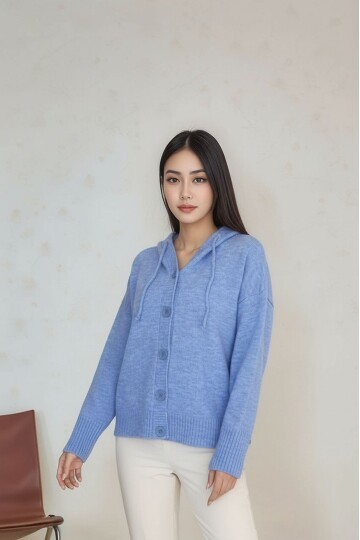 Kadın Kapüşonlu Önden Düğmeli Yumoş Triko Spor Şık Tesettüre Uygun Kışlık Ceket