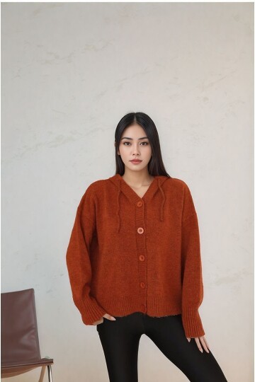 Kadın Kapüşonlu Önden Düğmeli Yumoş Triko Spor Şık Tesettüre Uygun Kışlık Ceket