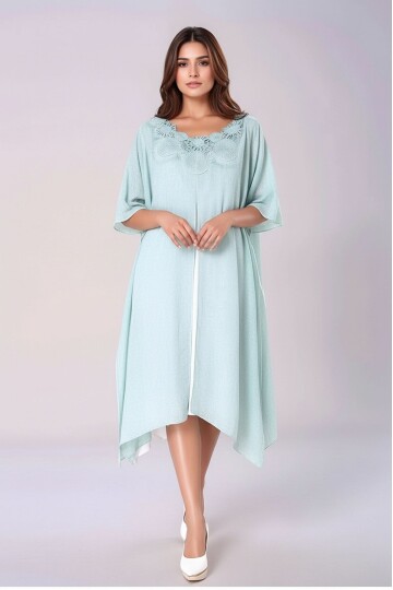 Kadın Kısa Kol İşlemeli Yaka Büyük Beden Yazlık Ön Arka Parça Yırtmaçlı %100 Cotton Curve Elbise