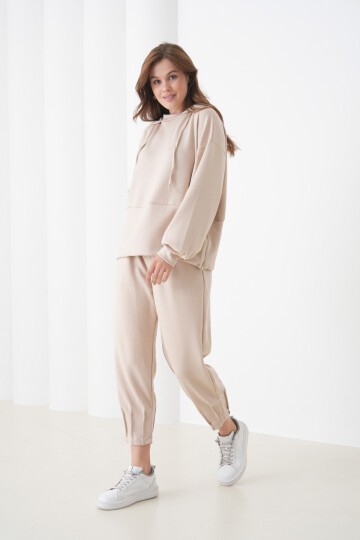 Kadın Oversize Kapüşonlu Sweatshirt Pileli Tasarım Pantolonlu Tesettüre Uygun Eşofman Takımı