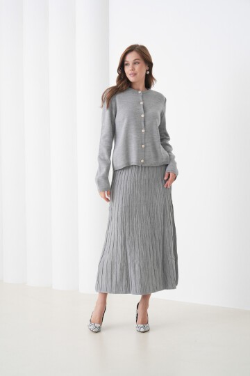 Kadın Pileli Etek Kazağı Düğmeli Tesettüre Uygun Örgü Triko Etekli Ceket Takım