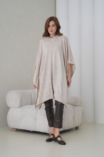 Kadın Tesettüre Uygun Yandan Bağlamalı Asimetrik Kesim Kapüşonlu Geniş Kalıp Panço Ceket