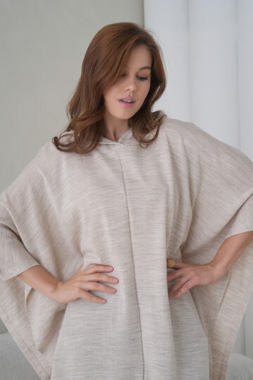 Kadın Tesettüre Uygun Yandan Bağlamalı Asimetrik Kesim Kapüşonlu Geniş Kalıp Panço Ceket