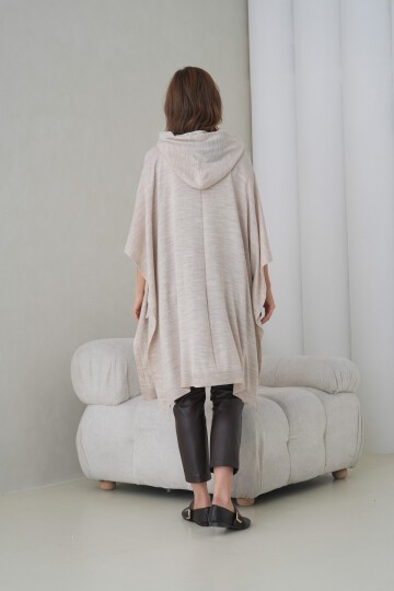 Kadın Tesettüre Uygun Yandan Bağlamalı Asimetrik Kesim Kapüşonlu Geniş Kalıp Panço Ceket