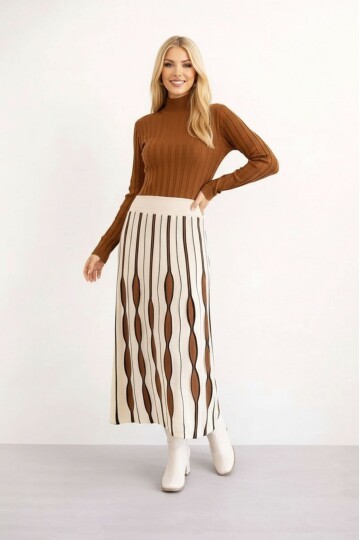 Kadın Uzun Kol Bisiklet Yaka Eteği Renkli Katlı Spor Şık Tesettüre Uygun Triko Tasarım Elbise