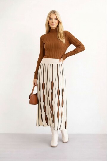 Kadın Uzun Kol Bisiklet Yaka Eteği Renkli Katlı Spor Şık Tesettüre Uygun Triko Tasarım Elbise