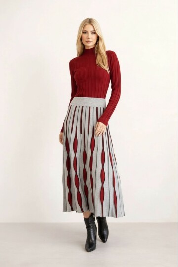 Kadın Uzun Kol Bisiklet Yaka Eteği Renkli Katlı Spor Şık Tesettüre Uygun Triko Tasarım Elbise