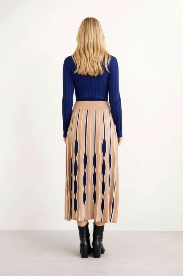 Kadın Uzun Kol Bisiklet Yaka Eteği Renkli Katlı Spor Şık Tesettüre Uygun Triko Tasarım Elbise