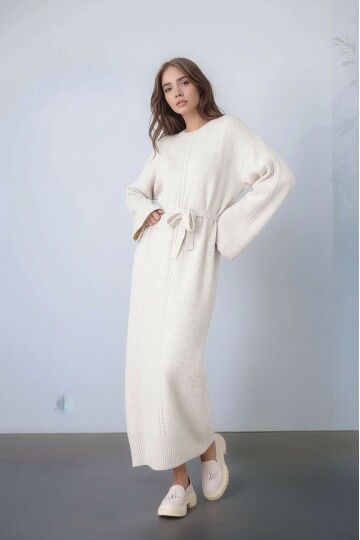 Kadın Uzun Kol Bisiklet Yaka Tesettüre Uygun Dokulu Kuşaklı Triko Spor Şık Maxi Boy Uzun Elbise