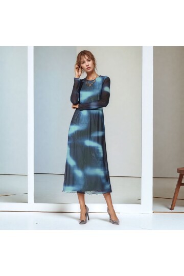 Kadın Uzun Kol Maxi Uzun Boy Şık Esnek Büyük Kalıp Bisiklet Yaka Batik Desen Elbise